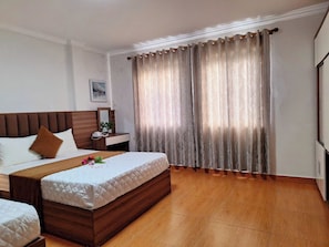 Basic Double Room | Premium bedding, individually decorated, individually furnished, desk - Green Co to Hotel (Co To)