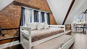 4 bedrooms, iron/ironing board, travel cot, free WiFi
