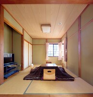 Family Quadruple Room, 1 Bedroom, Non Smoking, Valley View | Free WiFi, bed sheets