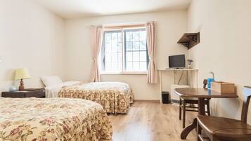 Basic Twin Room, 2 Single Beds, Non Smoking, Private Bathroom | Free WiFi, bed sheets