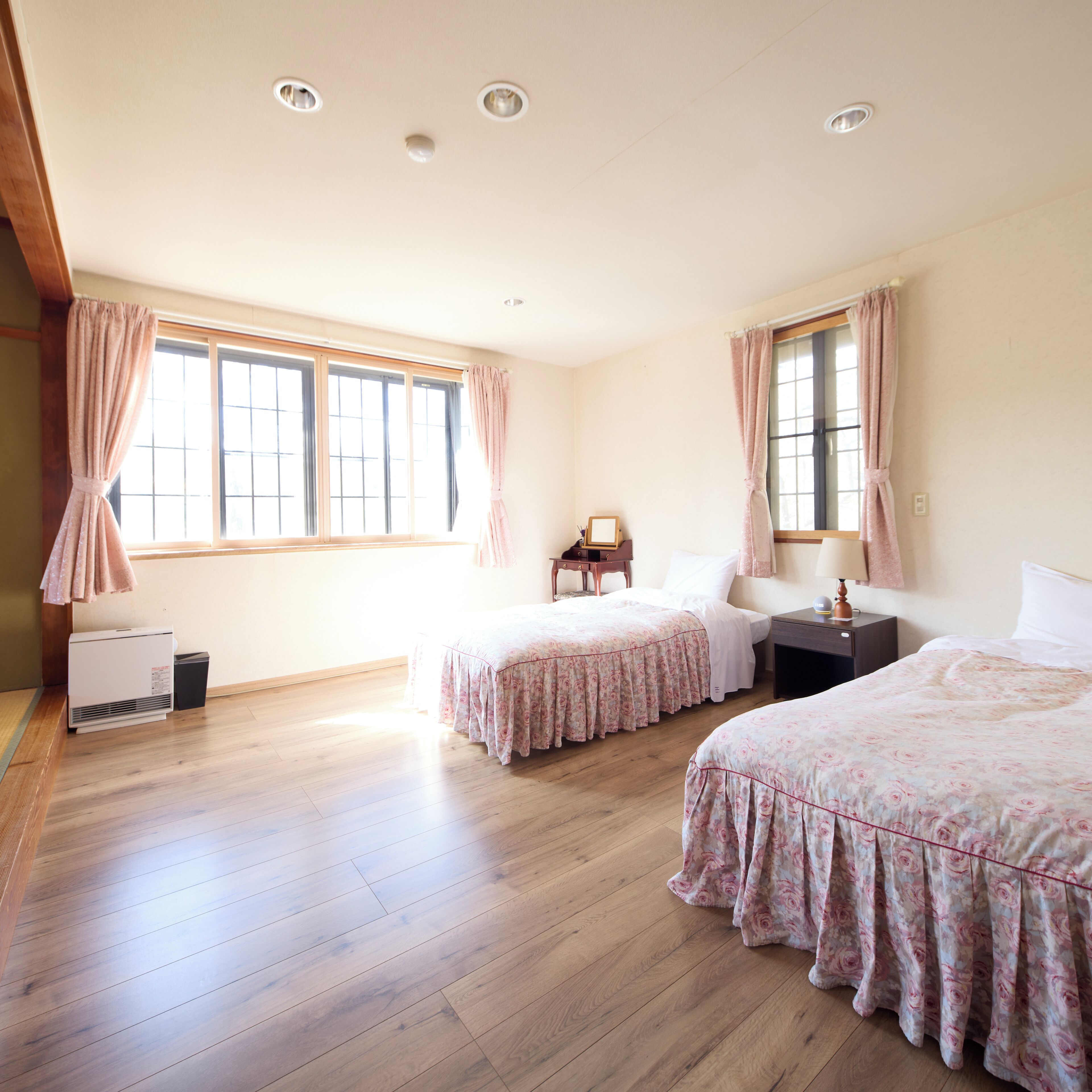 家庭四人房, 1 間臥室, 非吸煙房, 山谷景觀 | 免費無線上網、床單