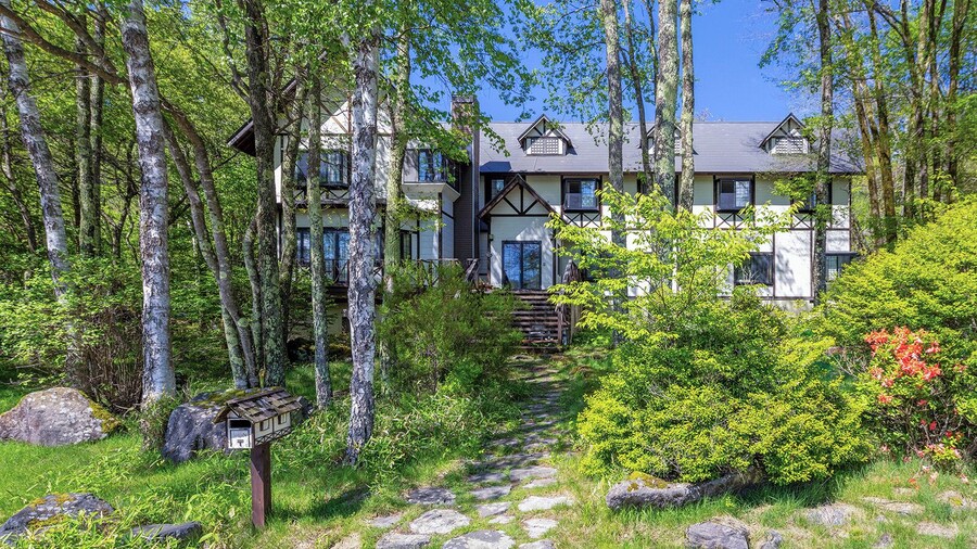 カナリアンホテル