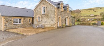 Maes Heulog - Two Bedroom House, Sleeps 4