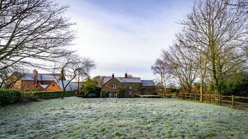 Enceinte de lâhĂ©bergement