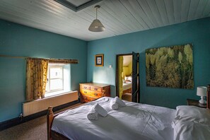 6 chambres, fer et planche à repasser, Wi-Fi, draps fournis