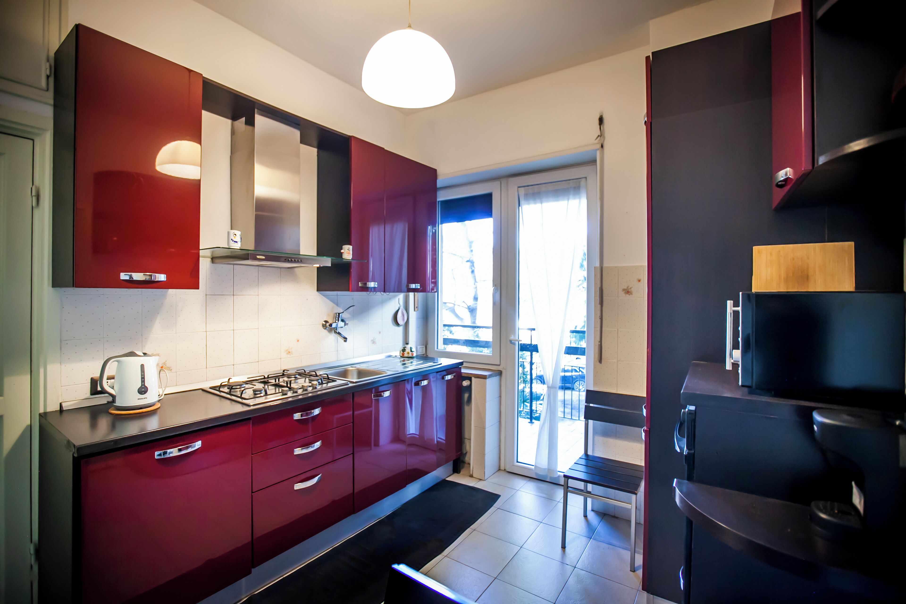 Huoneisto, parveke, kaupunkinäköala | Yksityinen keittiö | Jääkaappi, mikroaaltouuni, uuni, liesi