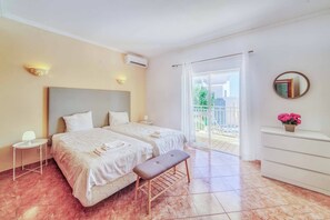 3 chambres, draps fournis