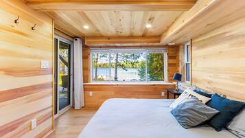 5 Schlafzimmer, Schreibtisch, Bügeleisen/Bügelbrett, Reisekinderbett