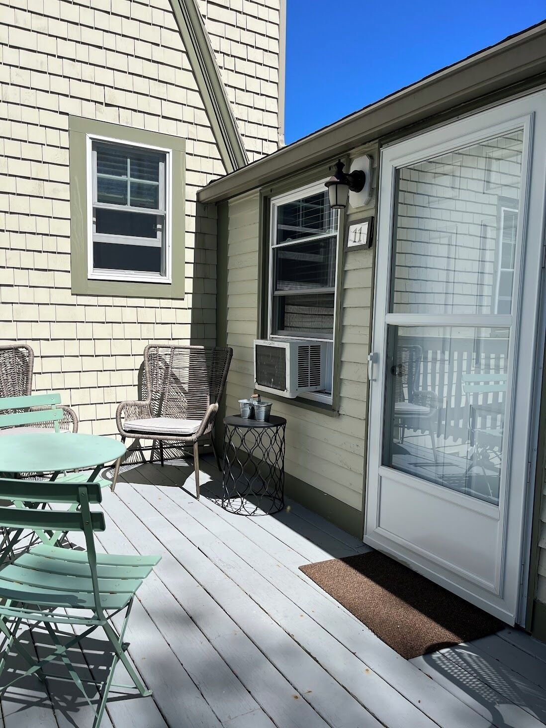 Classic Room, 1 Queen Bed, Annex Building | Terrace/patio