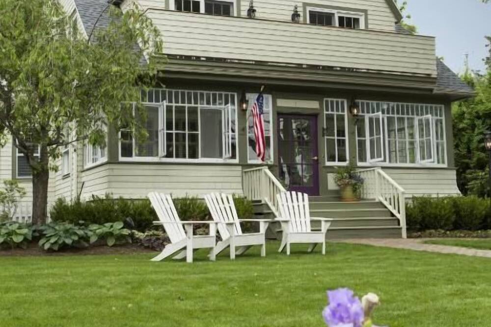 Inn on Shore Road
