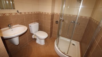 Appartement, balkon | Badkamer