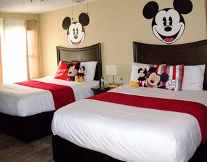 1 bedroom, iron/ironing board, travel crib, free WiFi - Mickey's Waterfront 1 Bedroom Villa on 1st Floor with Pool, 10 Min to Disney! (Kissimmee)