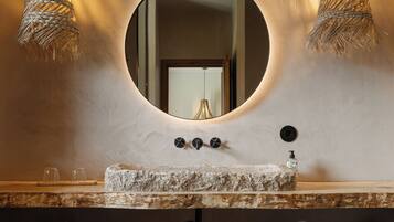 Standard Suite, Private Bathroom, Valley View | Bathroom
