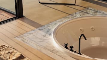 Villa Professora | Down comforters, memory foam beds, free cribs/infant beds, free WiFi