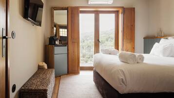 Standard Suite, Private Bathroom, Valley View