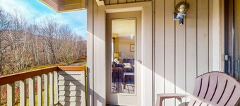 Cozy mountain condo w/ fireplace, views, hot tub, pool, sauna, gym, shuttle, w/d