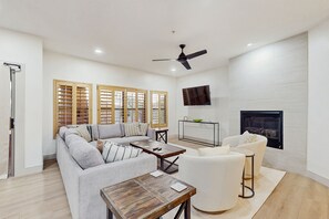 TV, fireplace