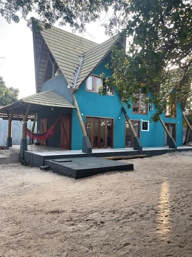 Amazing rooms in a truly unique designer house in Pipa!