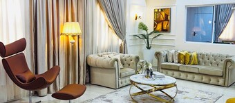 Beautifully Furnished 3-bedroom bungalow with AC, WiFi in the heart of Lagos