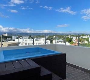 Outdoor spa tub - Penthouse with Private Jacuzzi near Santiago Airport (Santiago de los Caballeros)