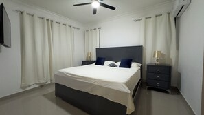 3 chambres, fer et planche à repasser, Wi-Fi, draps fournis