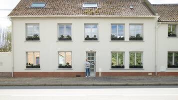 Appartement Design, accessible aux personnes à mobilité réduite, salle de bains attenante (Le Lagon) | Divers