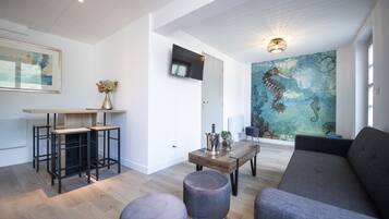 Design Apartment, Accessible, Ensuite (Le Lagon) | Lounge
