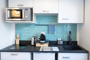 City Apartment, Accessible, Private Bathroom (Le Corail) | Shared kitchen