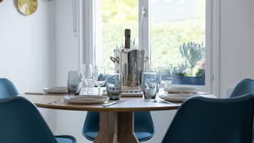 Basic Apartment, Ensuite (L' Ecume) | Shared kitchen