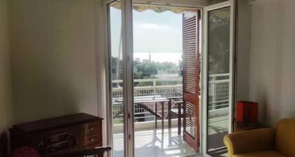 Sunny apartment 50sqm outdoor terrace & sea view