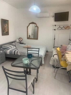 1 quarto, ferros/tábuas de passar roupa, Wi-Fi, roupa de cama