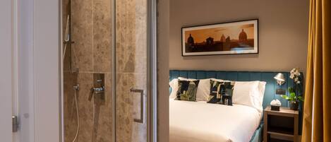 1 bedroom, in-room safe, desk, iron/ironing board