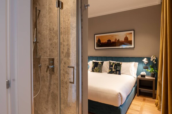 1 bedroom, in-room safe, desk, iron/ironing board