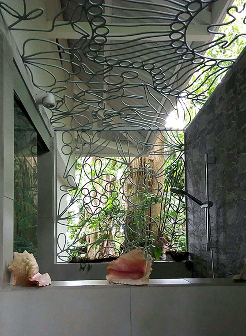 Douche, articles de toilette écologiques, sèche-cheveux