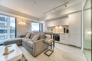 Bloc d'apartaments prèmium, vistes a la ciutat | 1 dormitori, cortines opaques, wifi gratuïta i roba de llit