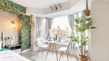 Business Studio Suite, City View | 1 bedroom, blackout drapes, free WiFi, bed sheets