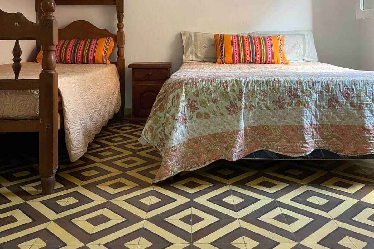 2 habitaciones, wifi gratis y ropa de cama