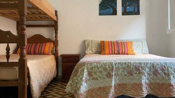 Chambre Quadruple | Wi-Fi gratuit, draps fournis