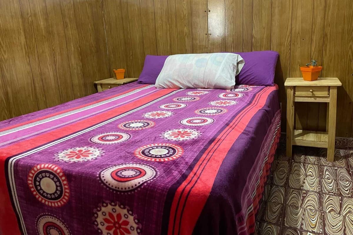 2 habitaciones, wifi gratis y ropa de cama