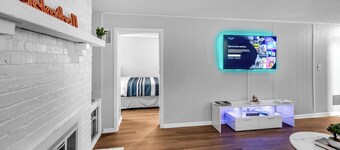 Modern 4-bedroom house near Lake Decatur 