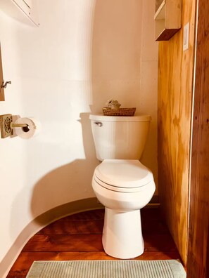 Dusche, Handtücher, Seife, Toilettenpapier