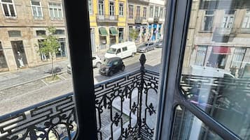 Blackout curtains, soundproofing, iron/ironing board, free WiFi