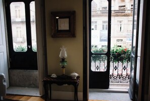 Apartment, 1 Bedroom 1st Floor | Blackout curtains, soundproofing, iron/ironing board, free WiFi - Mouzinho 244 (Porto)