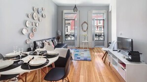 Apartment, 1 Bedroom 2nd Floor | 遮光布/窗簾、隔音、熨斗/熨衣板、免費無線上網