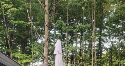 Lovely private 3 bedroom house nestled in the Hiram countryside.