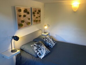 2 bedrooms, iron/ironing board, travel cot, free WiFi