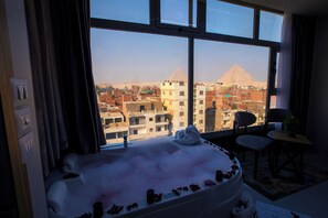 Luxury Twin Room, Mountain View | In-room safe, laptop workspace, blackout drapes, soundproofing