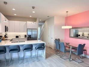 Private kitchen - New Pool Home close to Disney (Clermont)