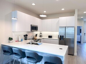 Private kitchen - New Pool Home close to Disney (Clermont)