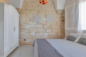 2 bedrooms, iron/ironing board